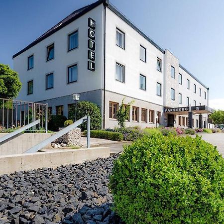 Hotel Parsberg Puchheim Bagian luar foto