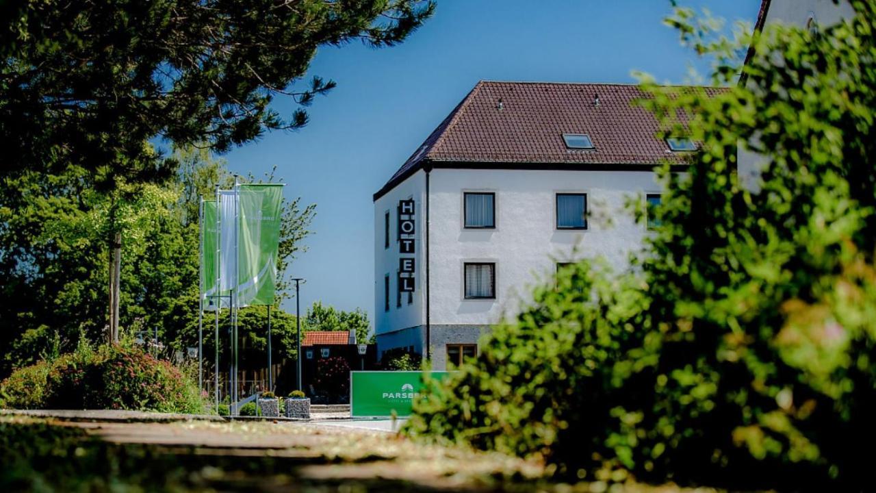 Hotel Parsberg Puchheim Bagian luar foto