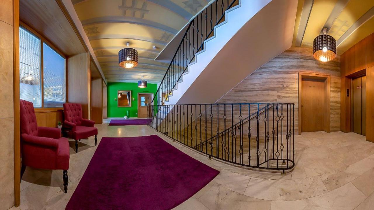 Hotel Parsberg Puchheim Bagian luar foto